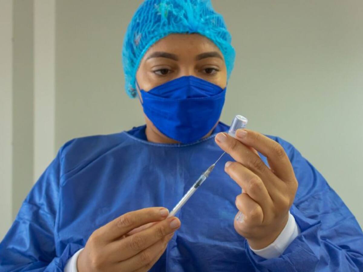 5.873 personas se aplicaron segunda dosis de Sinovac en jornada especial