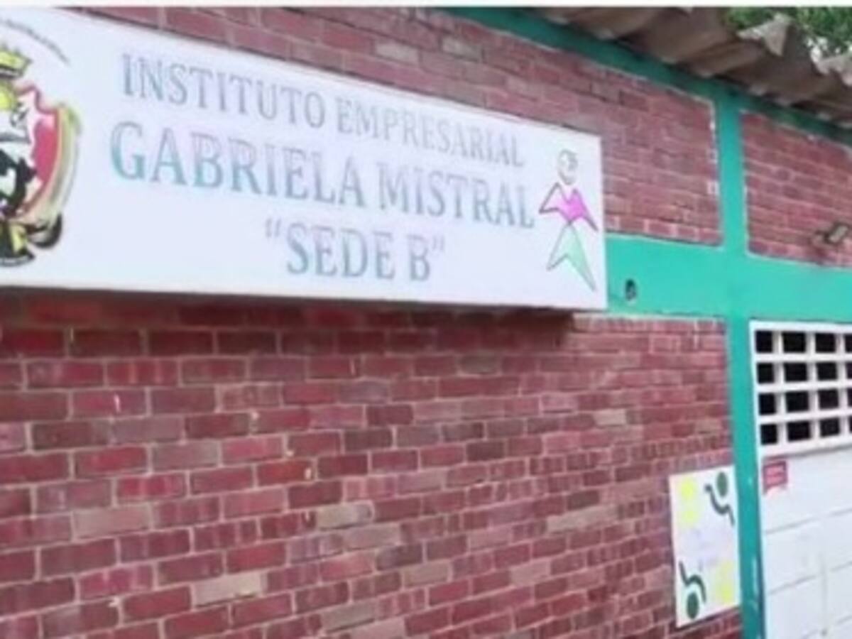 Habrá solución para colegio sin agua y techo en Floridablanca