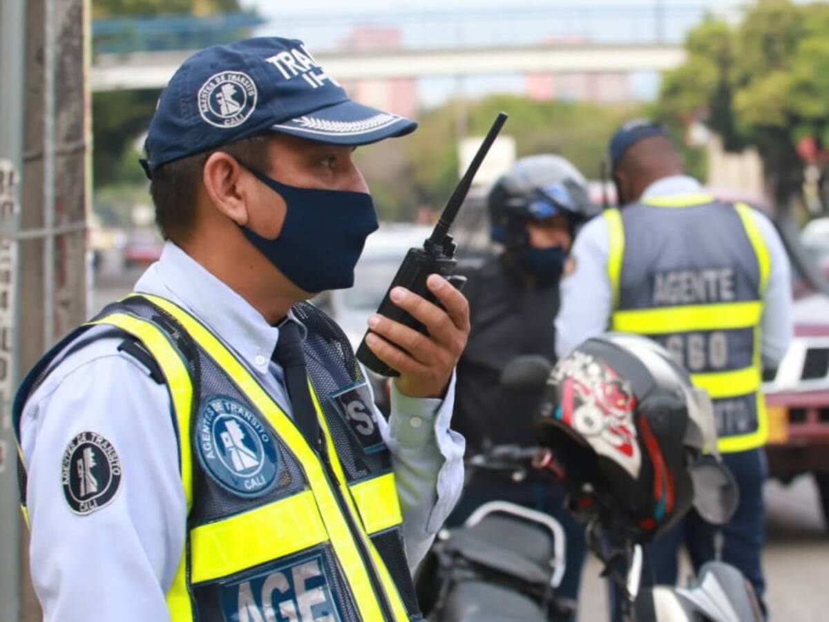 Guardas de tránsito amenazados al regular tráfico o emitir comparendos