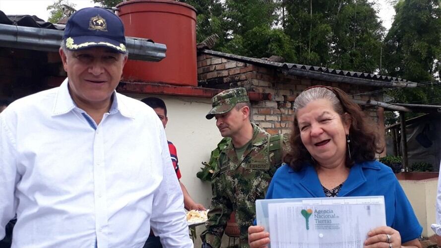 Gobierno entrega más de 600 títulos de propiedad a campesinos del Cauca. Foto: Cortesía Javier Astaiza