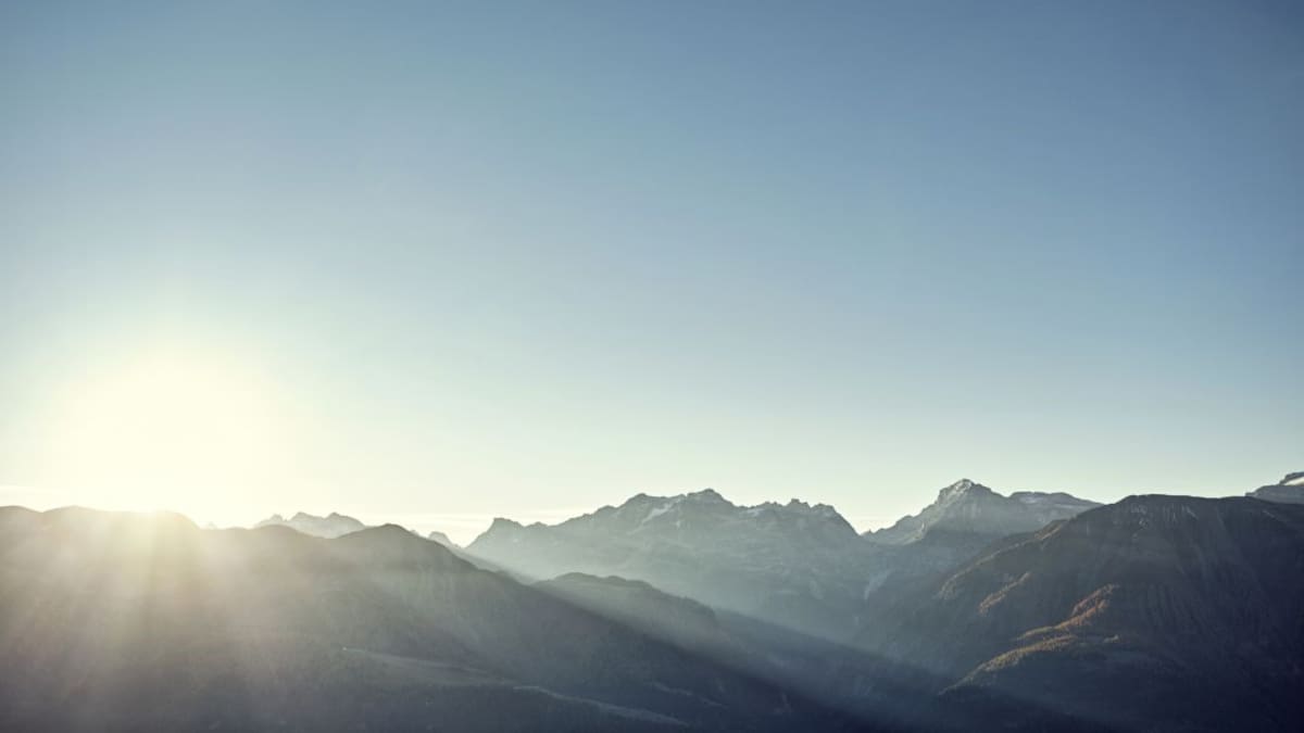En video quedó captado supuesto Ovni luminoso en montañas de Colombia