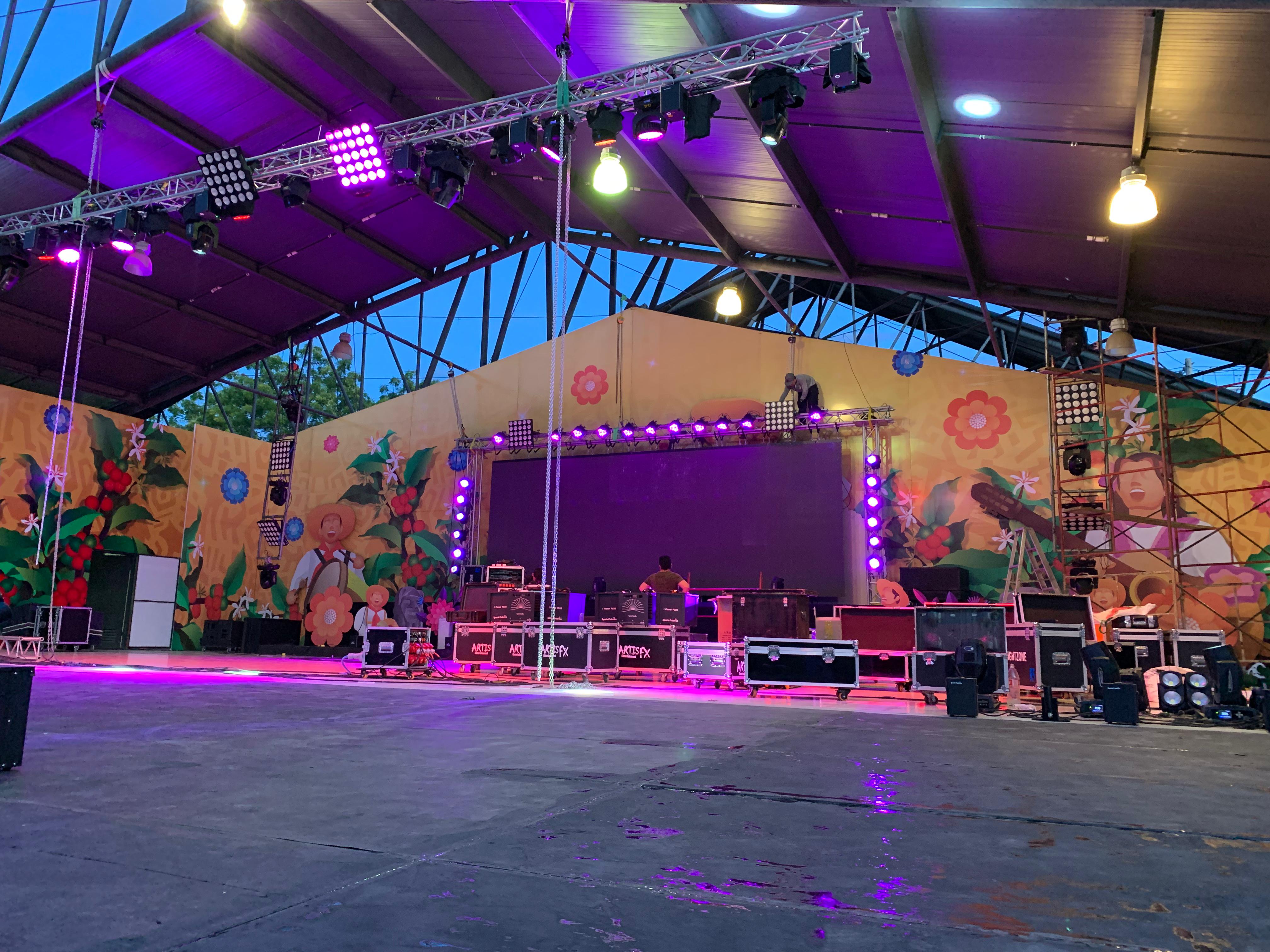 apertura de la versión 63 del Festival del Bambuco en San Juan y San Pedro. Foto Alcaldía de Neiva.