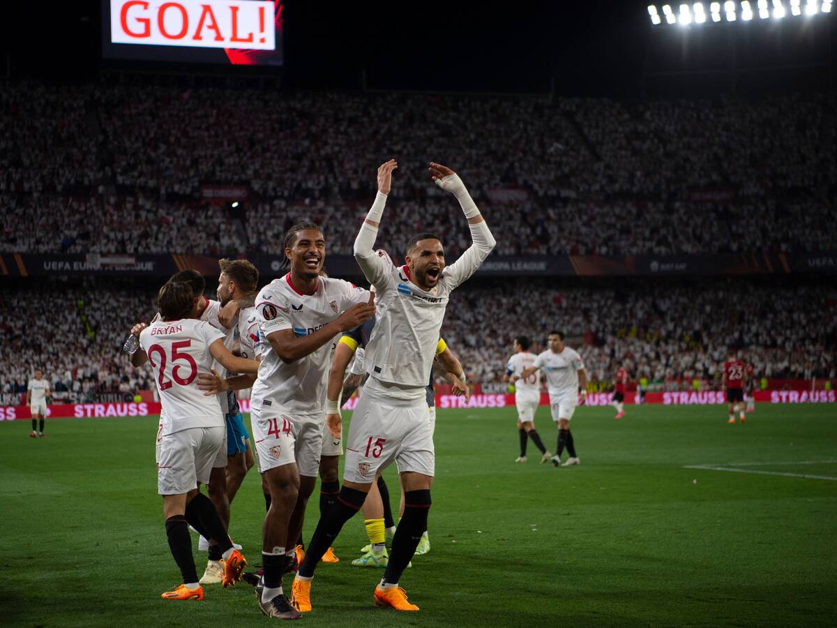 Sevilla clasifica a semifinales de la Europa League, tras humillar al Manchester United