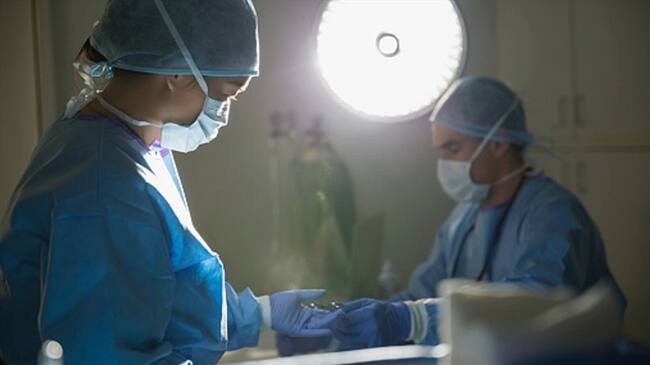 Muere mujer en Cali luego de someterse a un procedimiento estético en sus glúteos. Foto: Getty Images