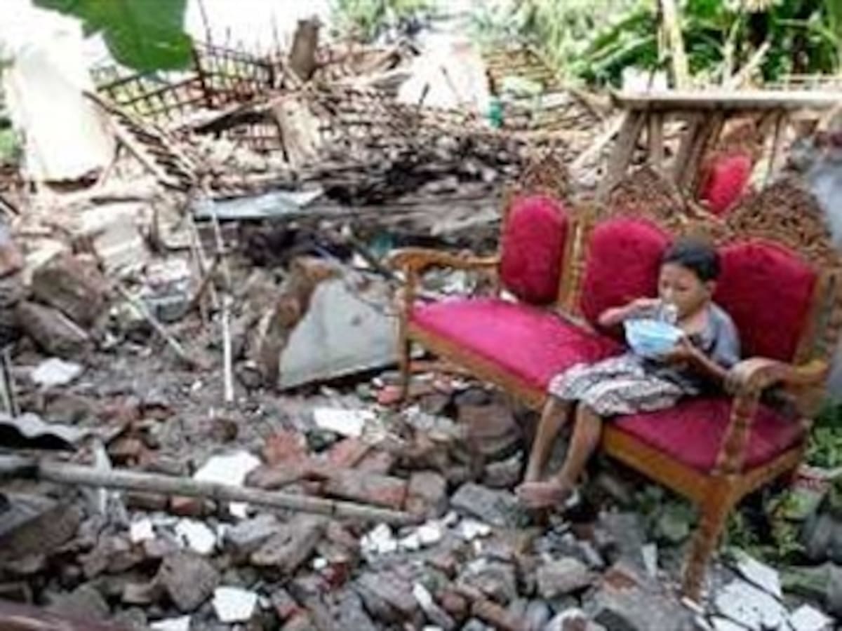 El trauma de unos 500.000 niños afectados por el seísmo en Sumatra