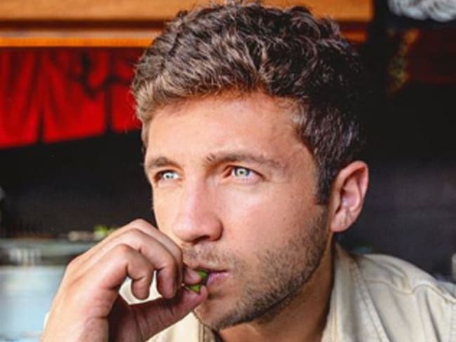 El cantante Arevalo es nominado a los premios Shock