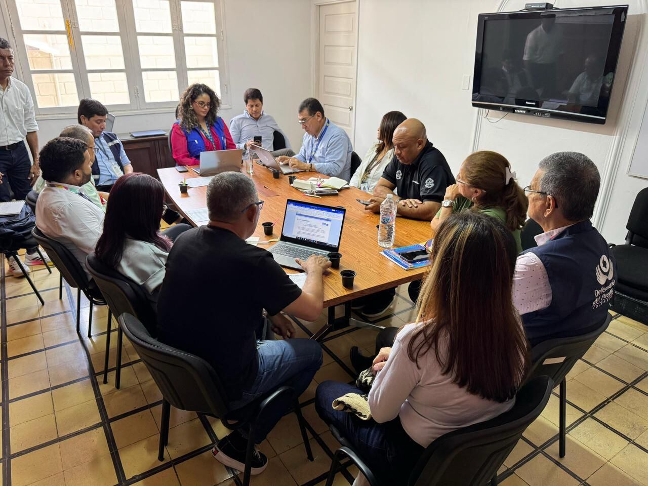 Autoridades reunidas tras mesa de trabajo convocada. Foto: Procuraduría.