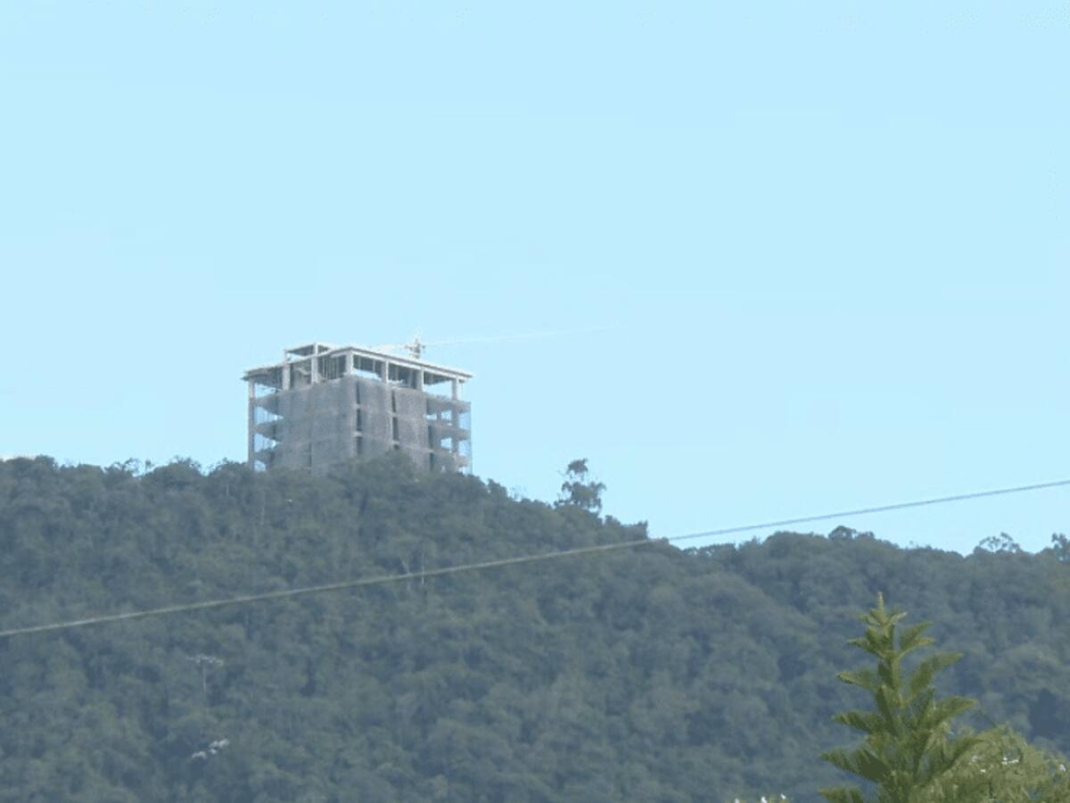 Procuraduría investiga a funcionarios de Envigado por anomalías en el lote del Alto de las Palmas