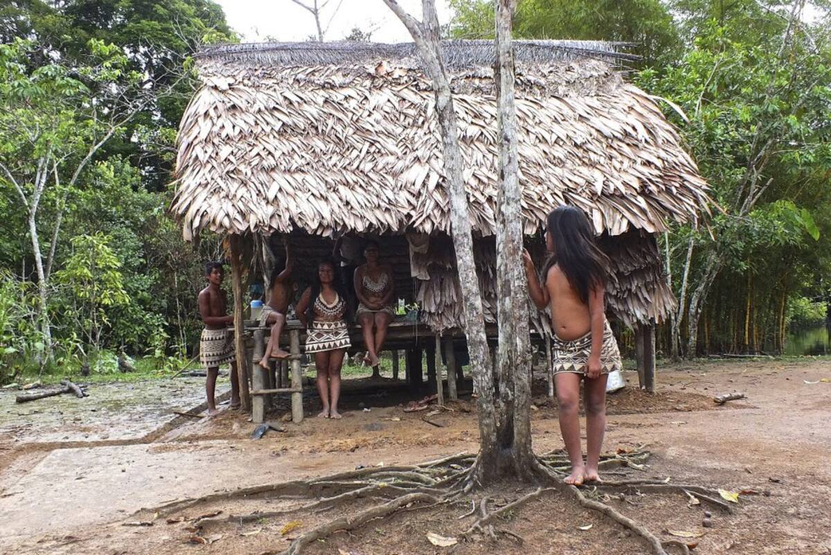 La cantante peruana nació hace 20 años en Lima, y ha ganado fama a través de sus videos en YouTube.