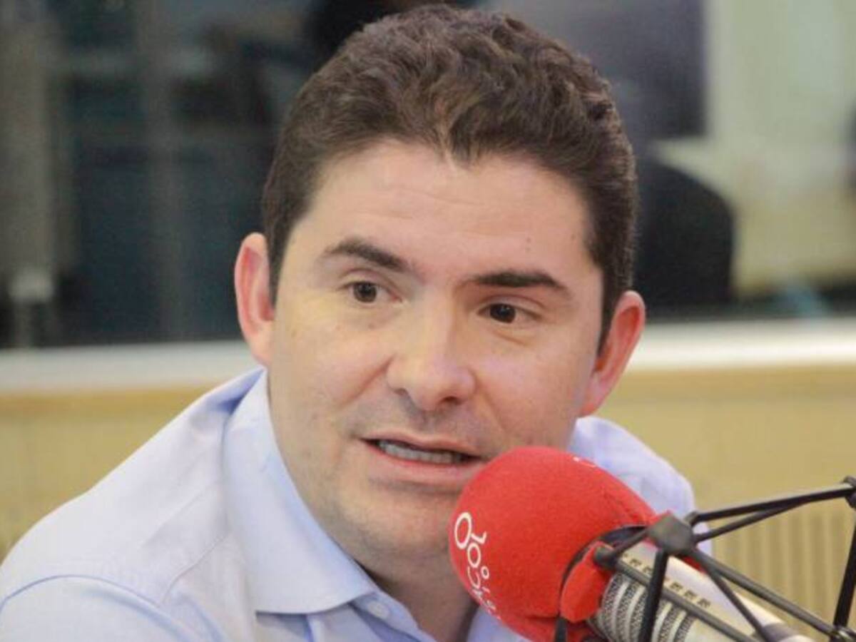 Quisiera saber si Gaviria pondrá las mismas condiciones a los Castellanos que a V. Morales: Henao