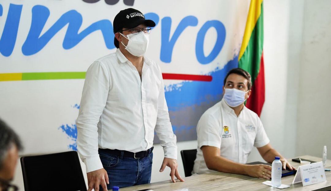 Los permisos se dan para la explotación actividad minera de cobre, oro, plata, platino y sus concentrados y materiales de construcción.