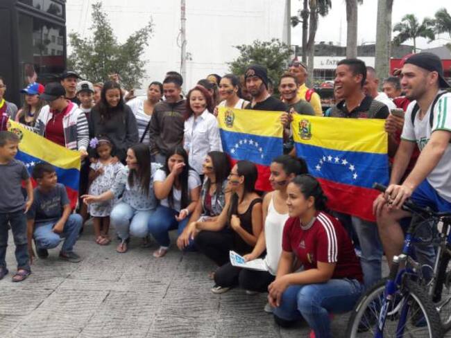 En la plaza de Bolívar de la capital del Quindío los venezolanos protestaron por elecciones en su país