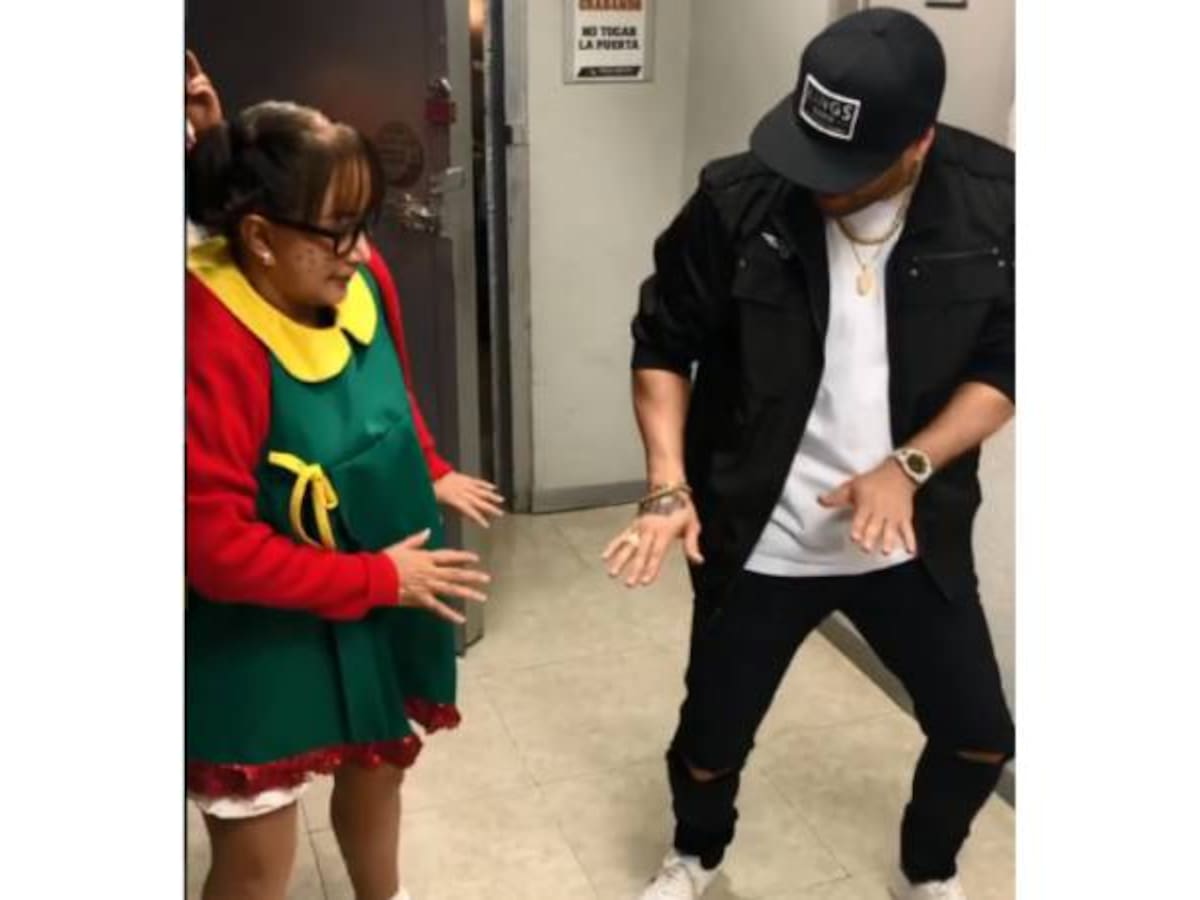 Como de 15, la Chilindrina movió sus caderas a ritmo de reguetón