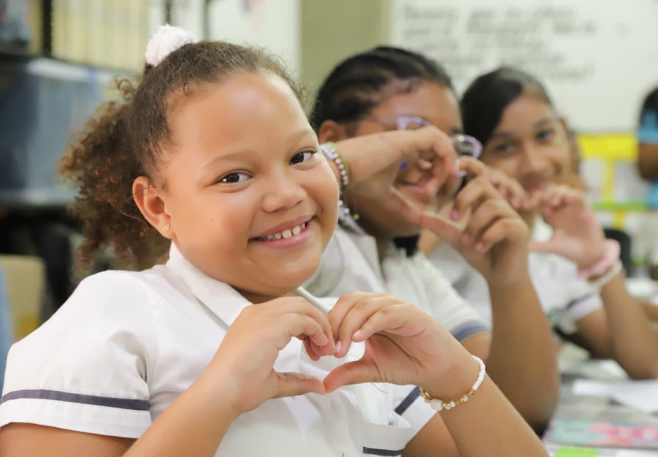 178.000 estudiantes de colegios oficiales regresarán a las aulas