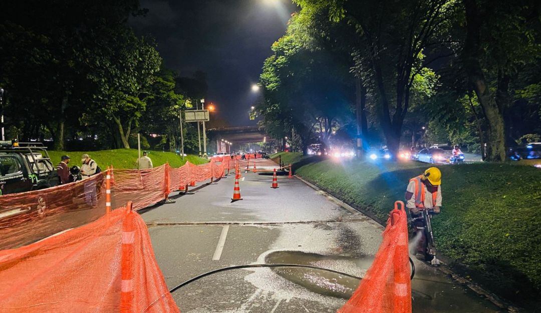 Socavación en la Avenida Regional