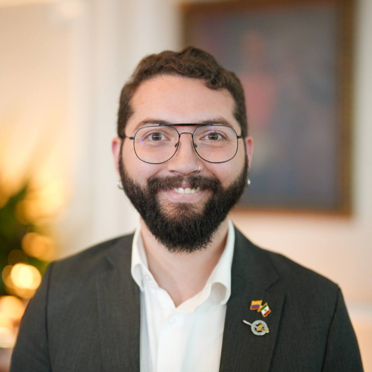 Por presunto maltrato laboral abren investigación al embajador de México Álvaro Ninco