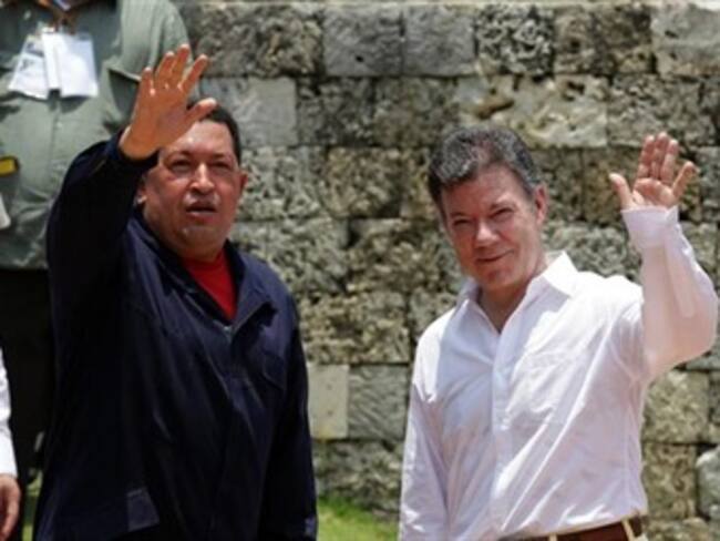 Con la firma de 16 acuerdos finalizó la reunión entre Santos y Chávez