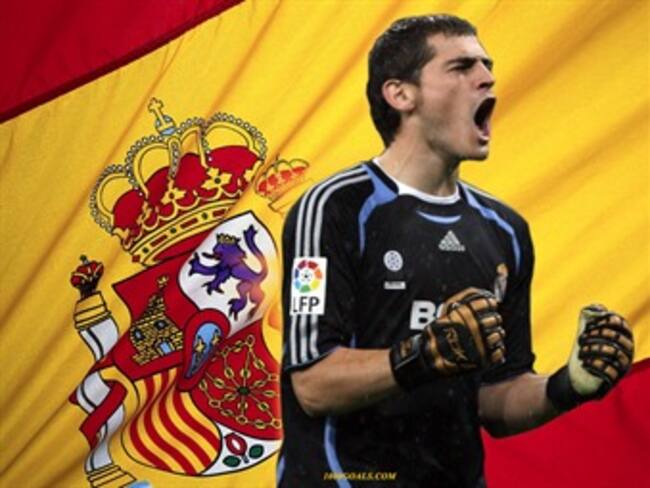 Iker Casillas recibe trofeo como mejor arquero del mundo