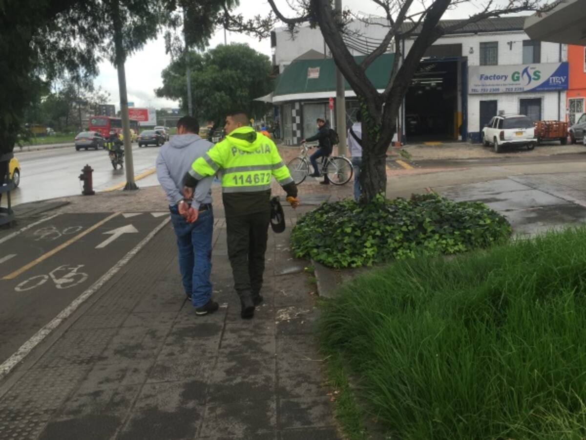 Hombre se salva de milagro en un intento de atraco en Bogotá