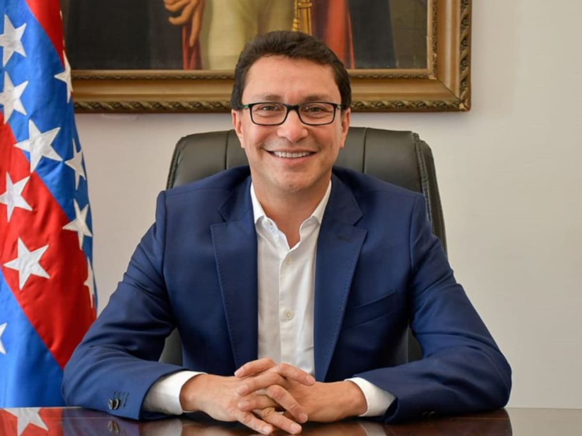 Carlos Caicedo anuncia para pueblos palafitos una ambulancia acuática