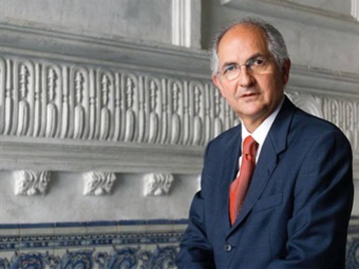 Los venezolanos deberíamos saber lo que está pasando con la salud de Chávez: Antonio Ledezma