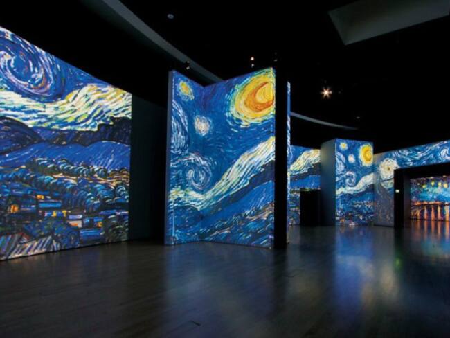 Van Gogh y sus obras cobran vida en pantallas gigantes con sonidos