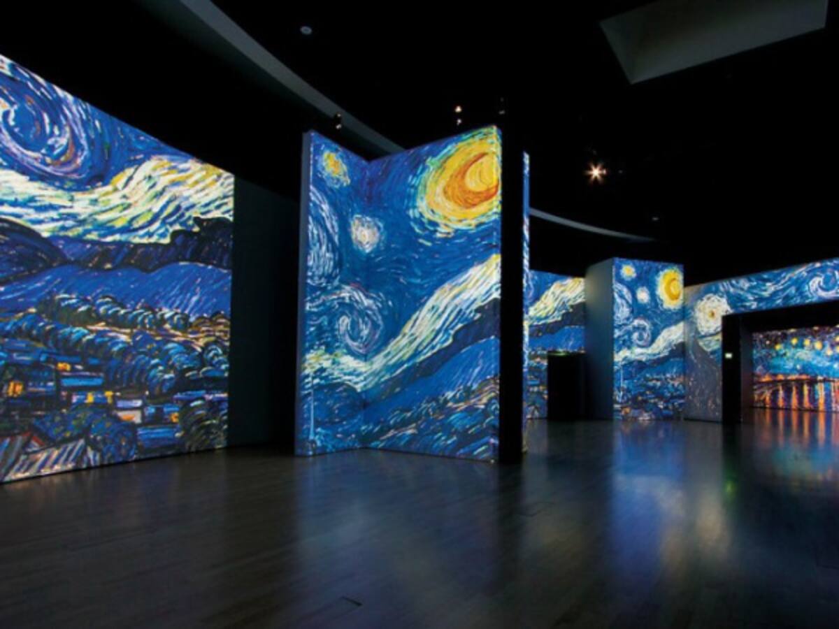 Van Gogh y sus obras cobran vida en pantallas gigantes con sonidos