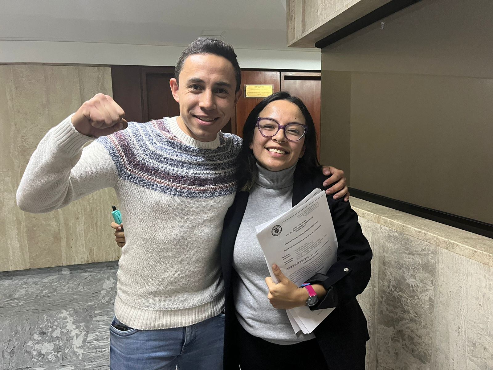 Los representantes Cristian Avendaño y Jennifer Pedraza, autores de la demanda a la elección del contralor (Cortesía)