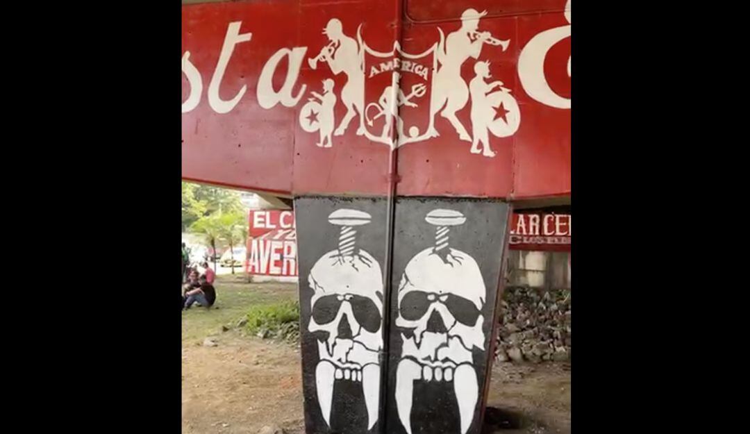 'Villa Diablo' intervención artística de la barra 'Barón Rojo' del América