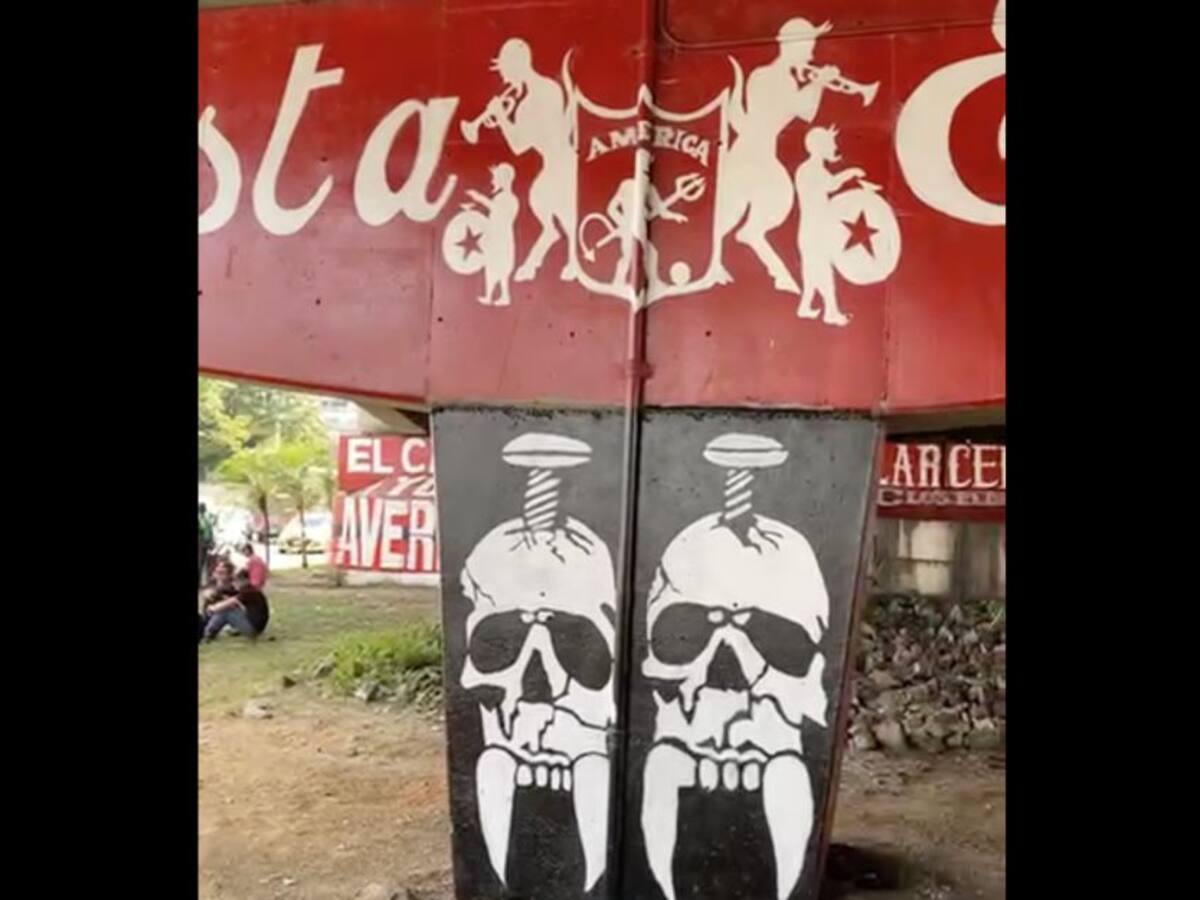 Barra del América genera polémica por apropiación gráfica de un puente