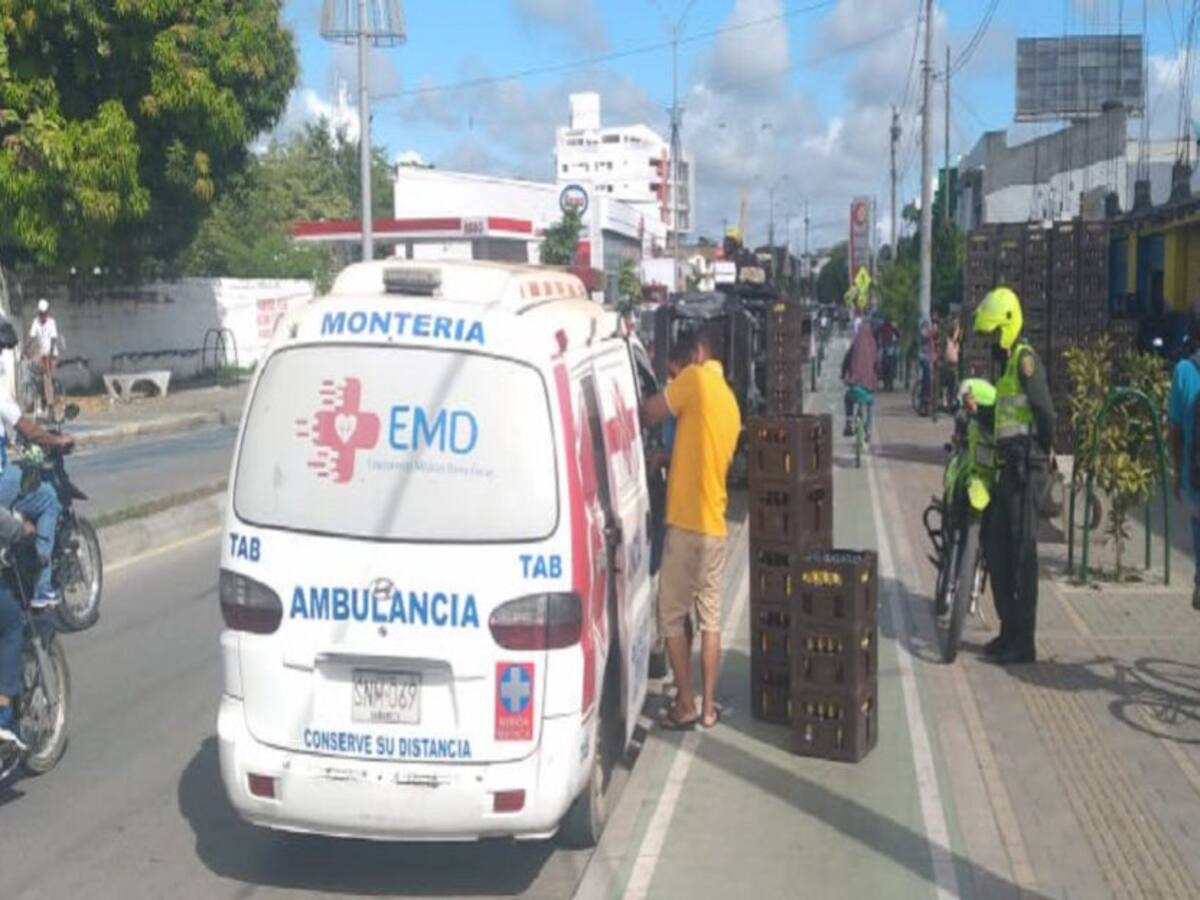 (Video) En Montería hallan ambulancia que estaba siendo cargada con cerveza