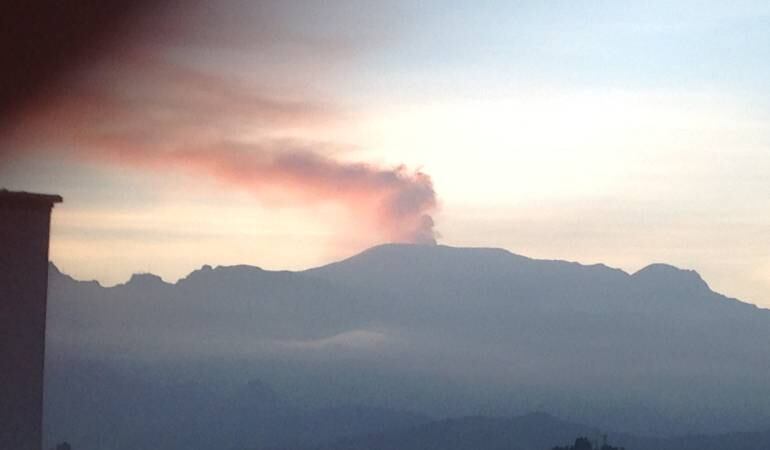 Foto del Volcán Nevado del Ruiz tomada desde Manizales