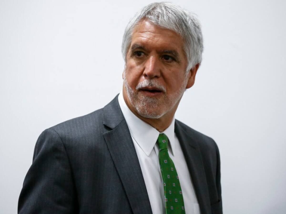 Tren de pasajeros regional es como “un cáncer” alrededor, necesitamos Transmilenio por todos lados: Peñalosa