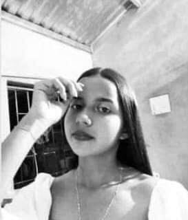 Camila Andrea Gelves Arce, de 17 años, fue atacada con arma de fuego en el local comercial Oxicauca en Caucasia. Foto: cortesía.