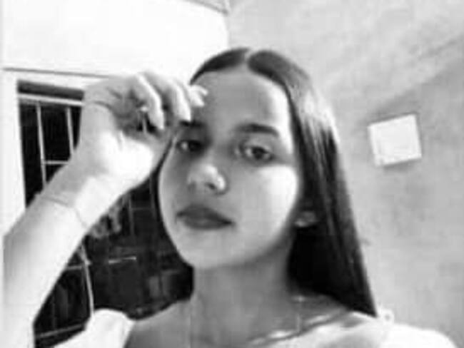 Camila Andrea Gelves Arce, de 17 años, fue atacada con arma de fuego en el local comercial Oxicauca en Caucasia. Foto: cortesía.