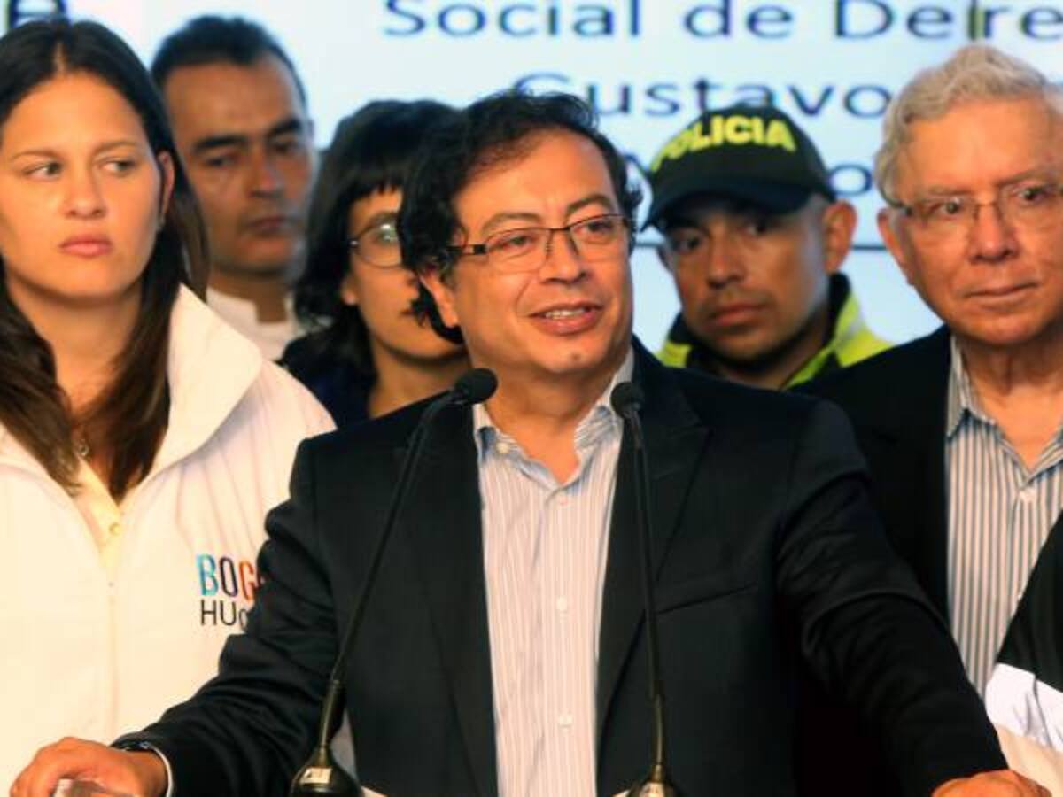 Tienen razón las familias desplazadas que se tomaron el edificio: Petro