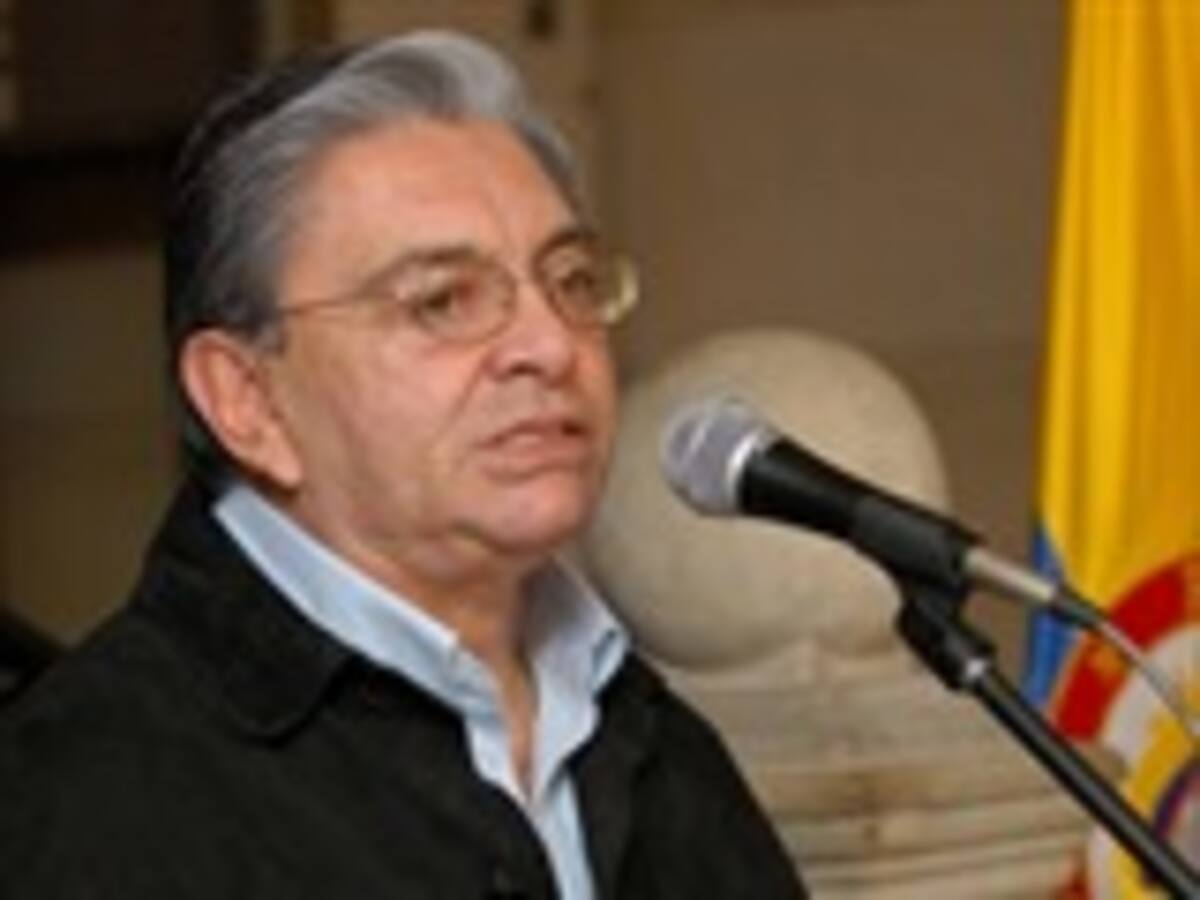 Mininterior confirma extradición de alias 'César' y afirma que en Colombia 'no habrá' bases militares estadounidenses