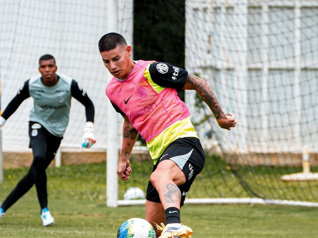 James Rodríguez durante sus primeros entrenamientos con Nacional / X: @nacionaloficial.