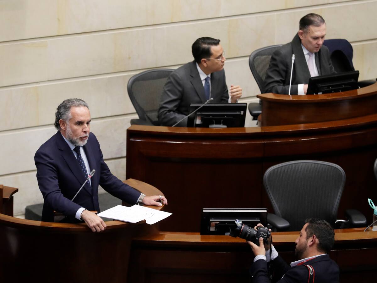 Gobierno defiende Consulta Popular en Senado, denunciando “bloqueo institucional”: así fue la sesión