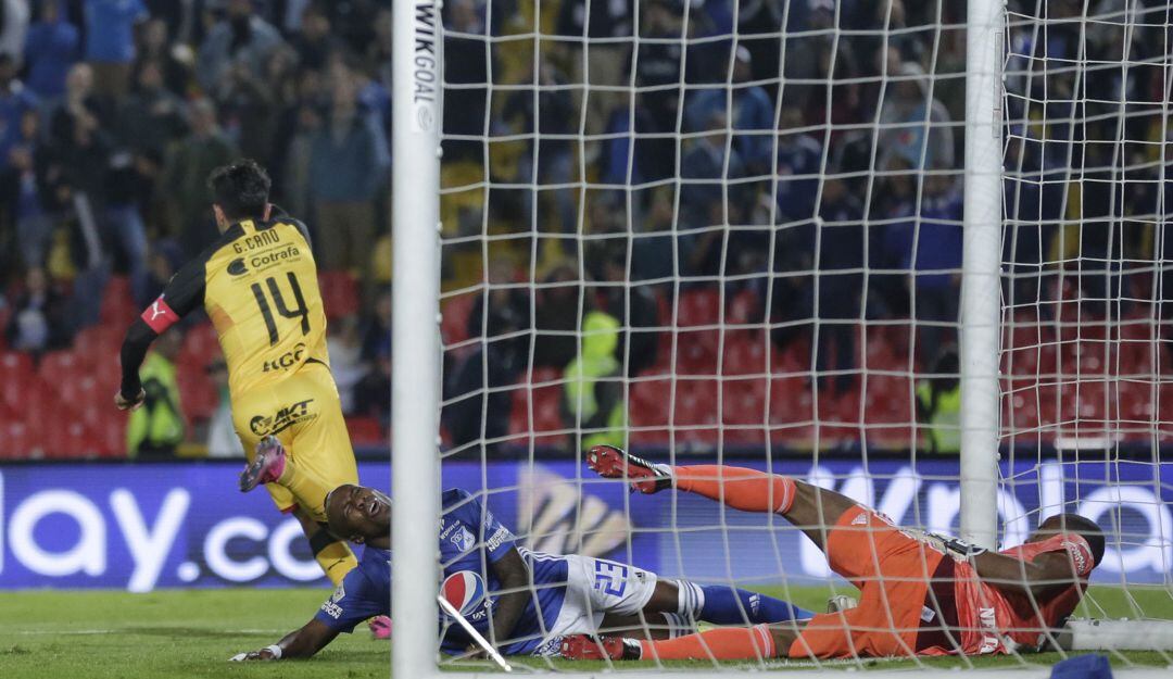 Germán Ezequiel Cano le marca a Millonarios en la Liga 2019