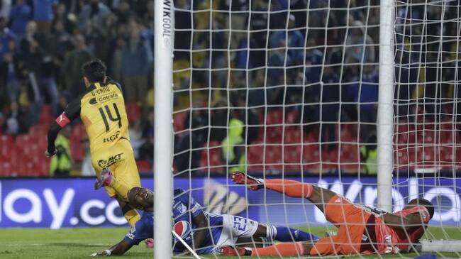 Germán Ezequiel Cano le marca a Millonarios en la Liga 2019