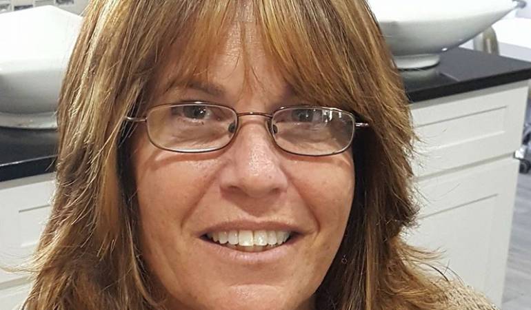 La maestra estadounidense Diane Tirado fue despedida por no ponerle un 5 a algunos alumnos que no entregaron un trabajo a tiempo.