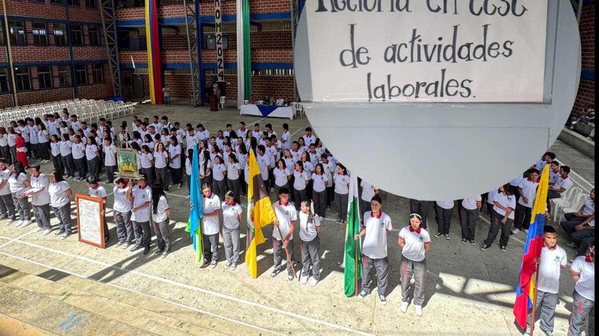 Ituango: rectora de I. E. Pedro Nel Ospina está en cese de actividades y los estudiantes se sumaron