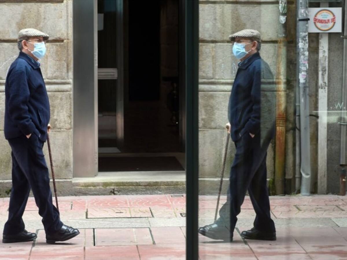 ¿Es una discriminación por edad el confinamiento para los adultos mayores?