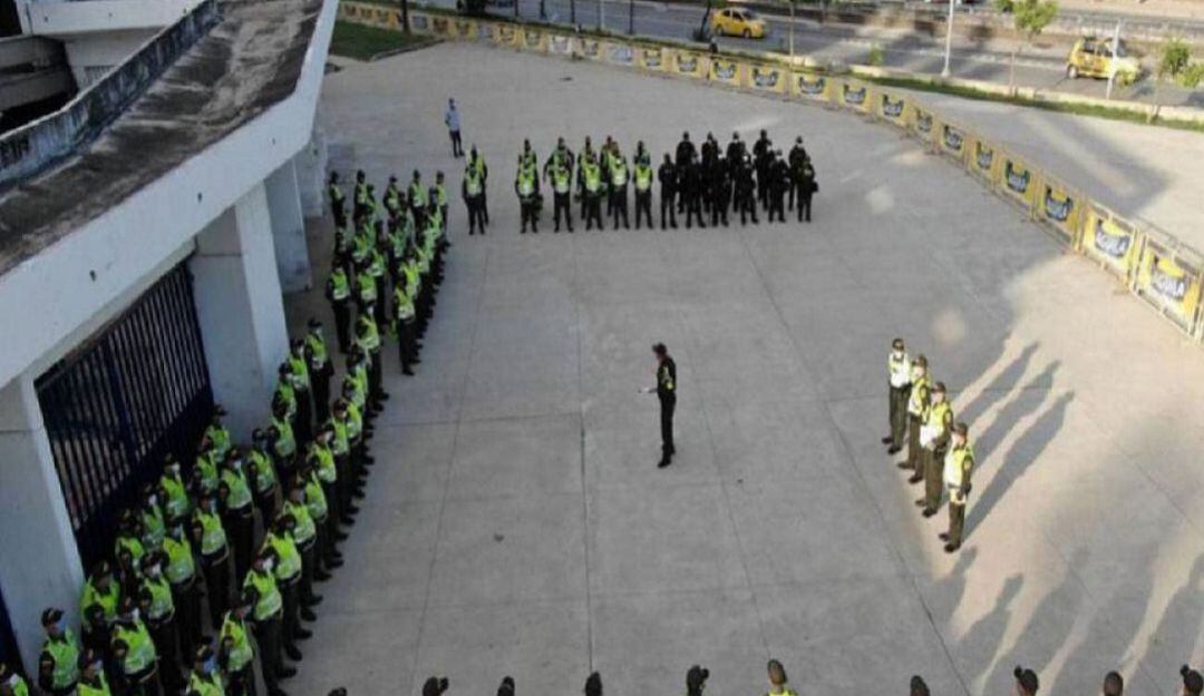 Vigilancia de la Policía en el estadio Metropolitano.