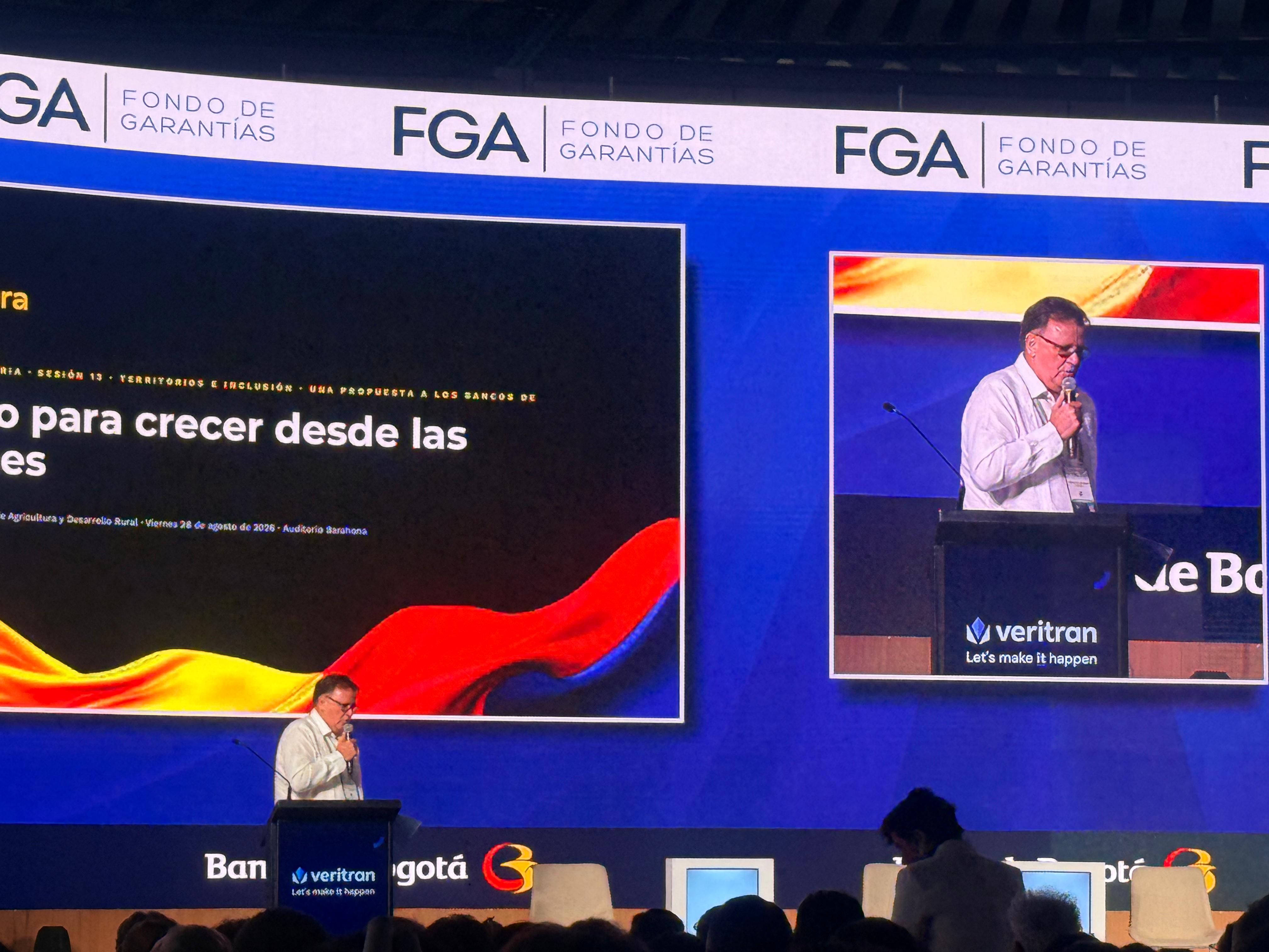 En la Convención Bancaria, Indalecio Dangond Baquero, ministro de Agricultura, dio a conocer un esquema para bancarizar al sector productivo.