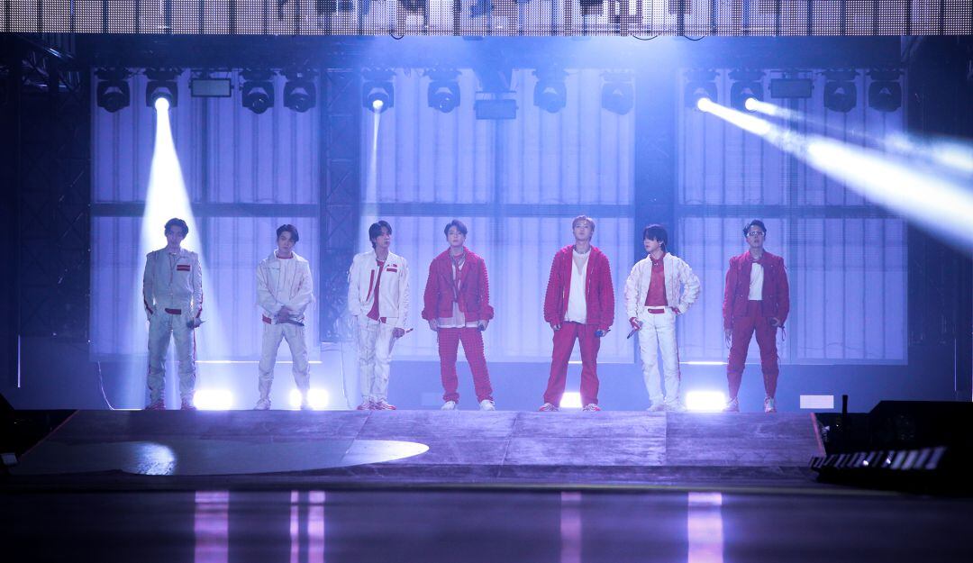La banda surcoreana BTS regresó al Estadio Olímpico de Seúl para ofrecer su primer concierto en suelo patrio en dos años