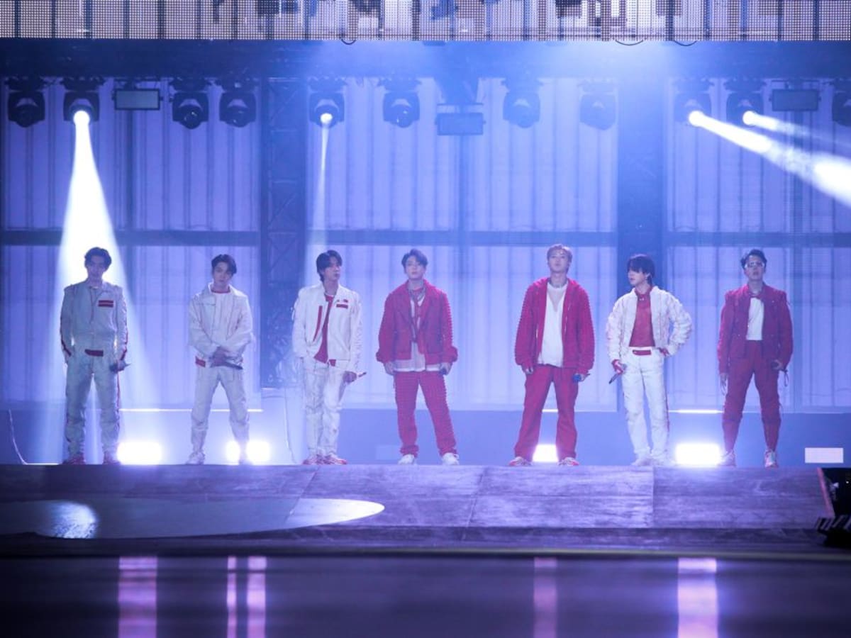 El grupo BTS brilla en su regreso a Seúl luego de dos años