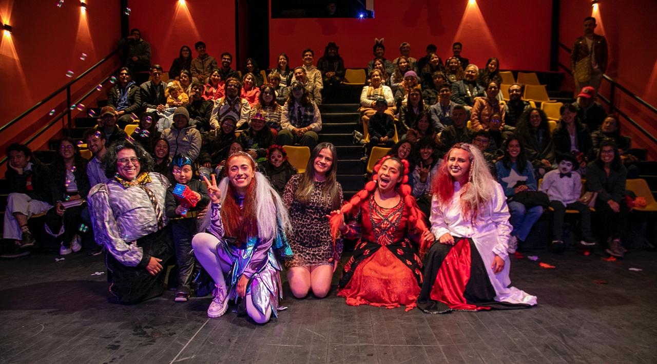 Teatro y tradición que llenaron el corazón del FICC