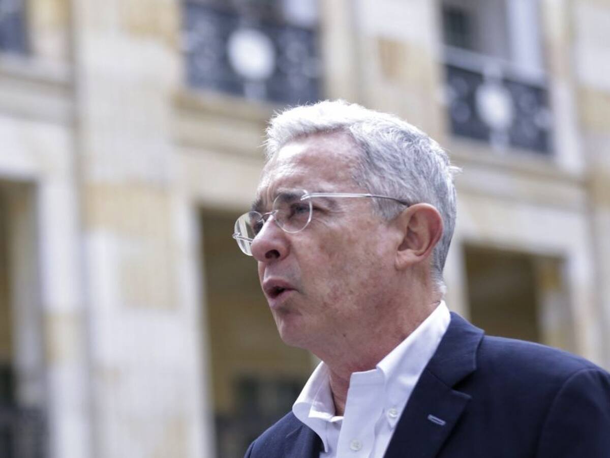 Uribe sí sabía de actuaciones irregulares del abogado Diego Cadena: Corte